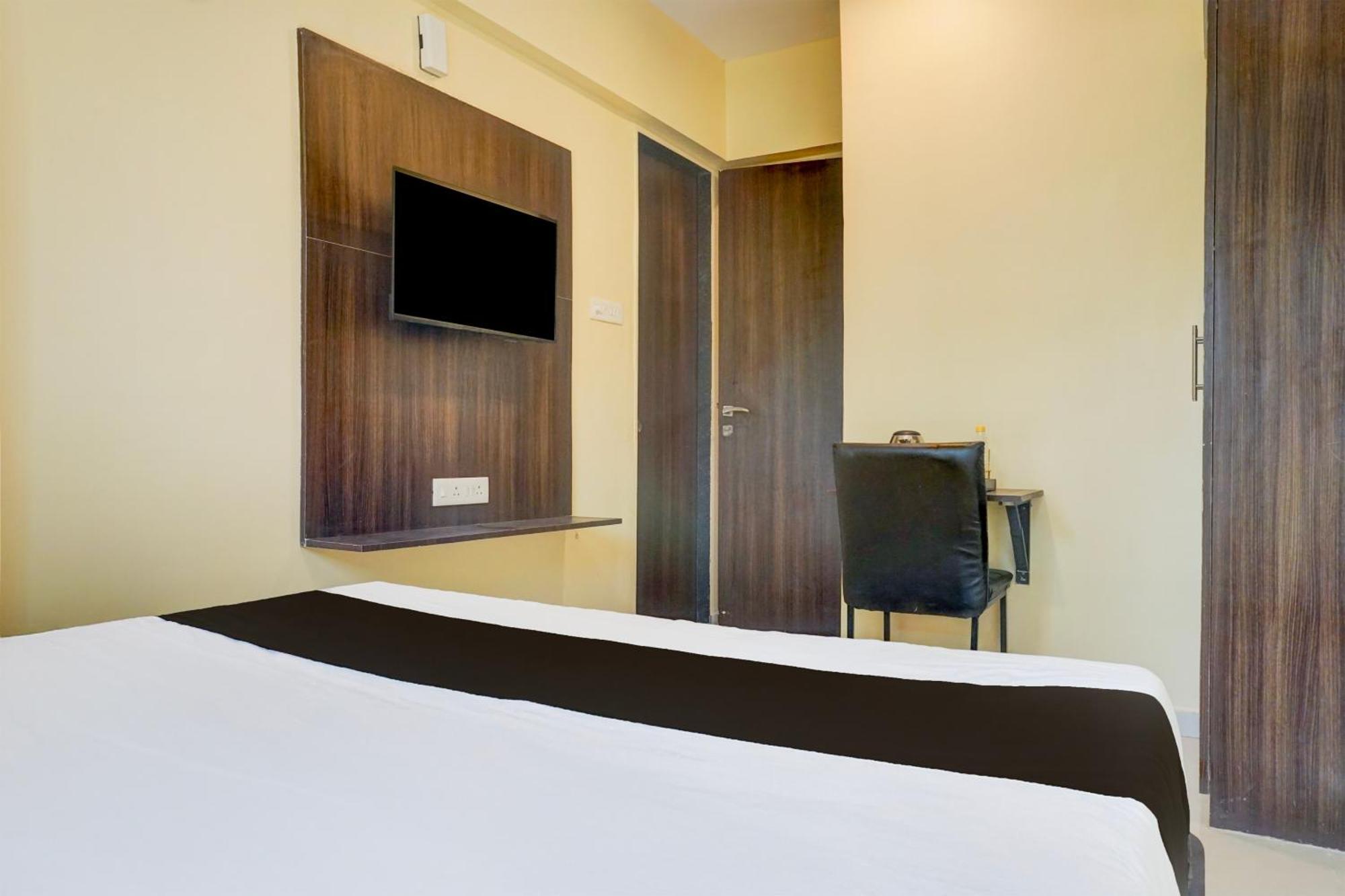 Super Collection O Veerbhadra Nagar Baner Hotel Meribel Village Exterior photo