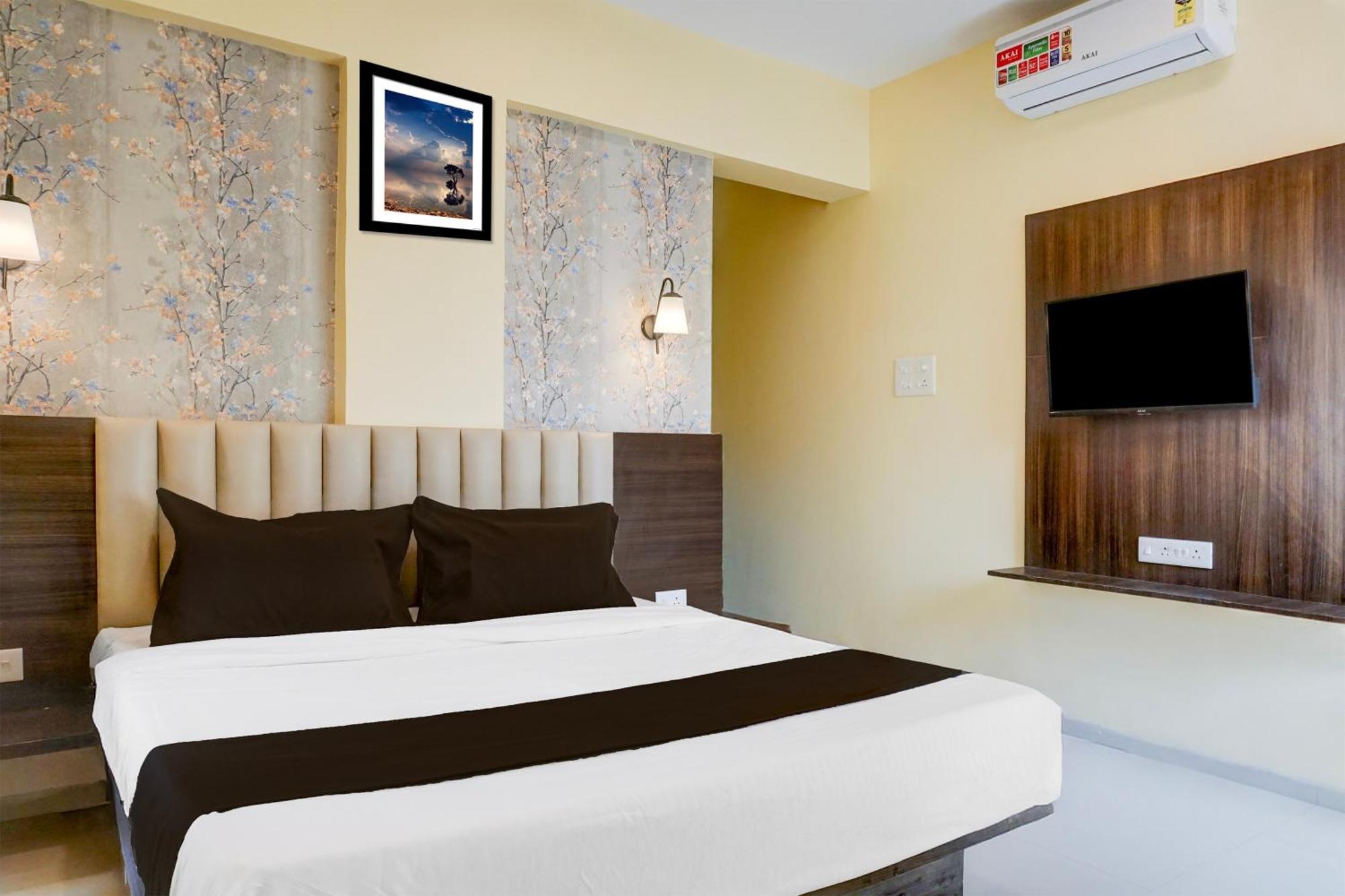 Super Collection O Veerbhadra Nagar Baner Hotel Meribel Village Exterior photo